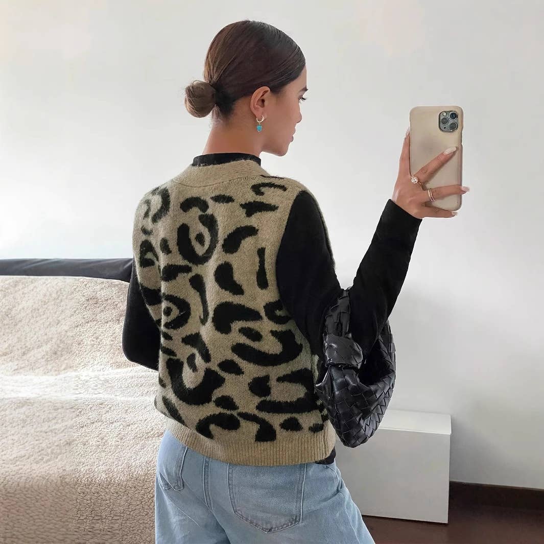 Leopard print V-neck single-breasted knit vest