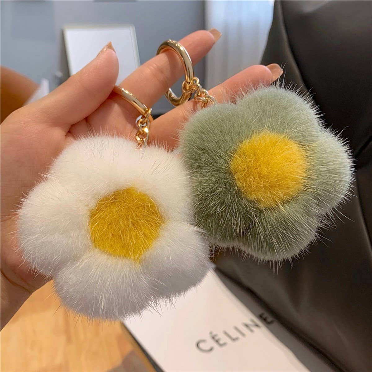 CUTE PLUSH FLOWER CAR KEYCHAIN BAG PENDANT