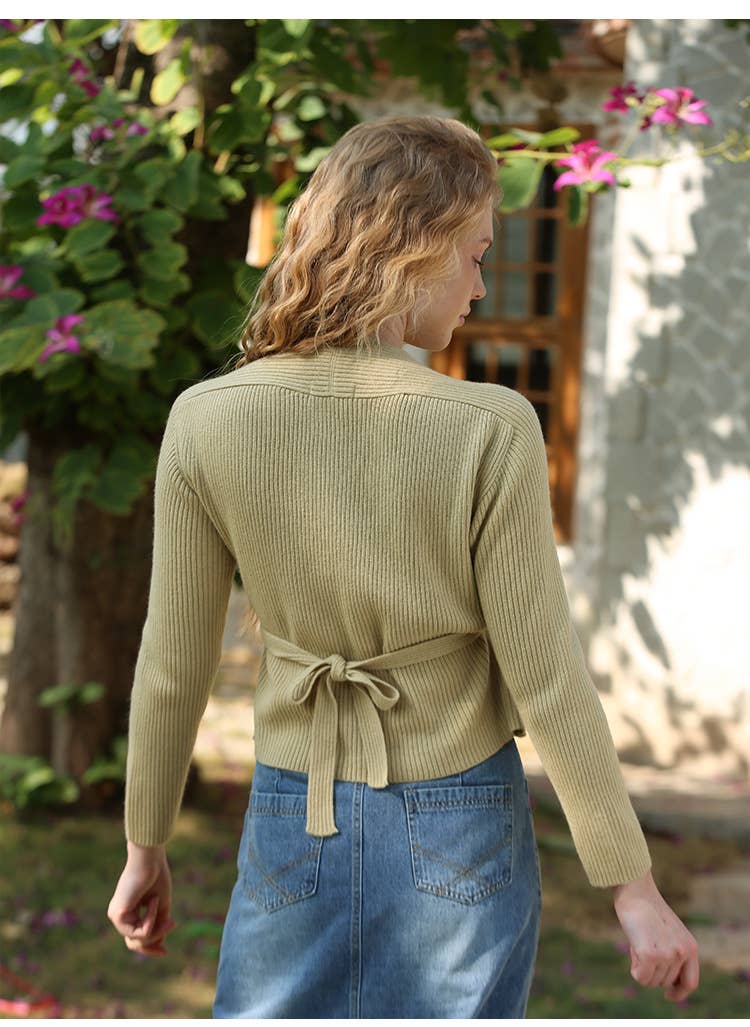 V-neck wool blend short French knitted sweater