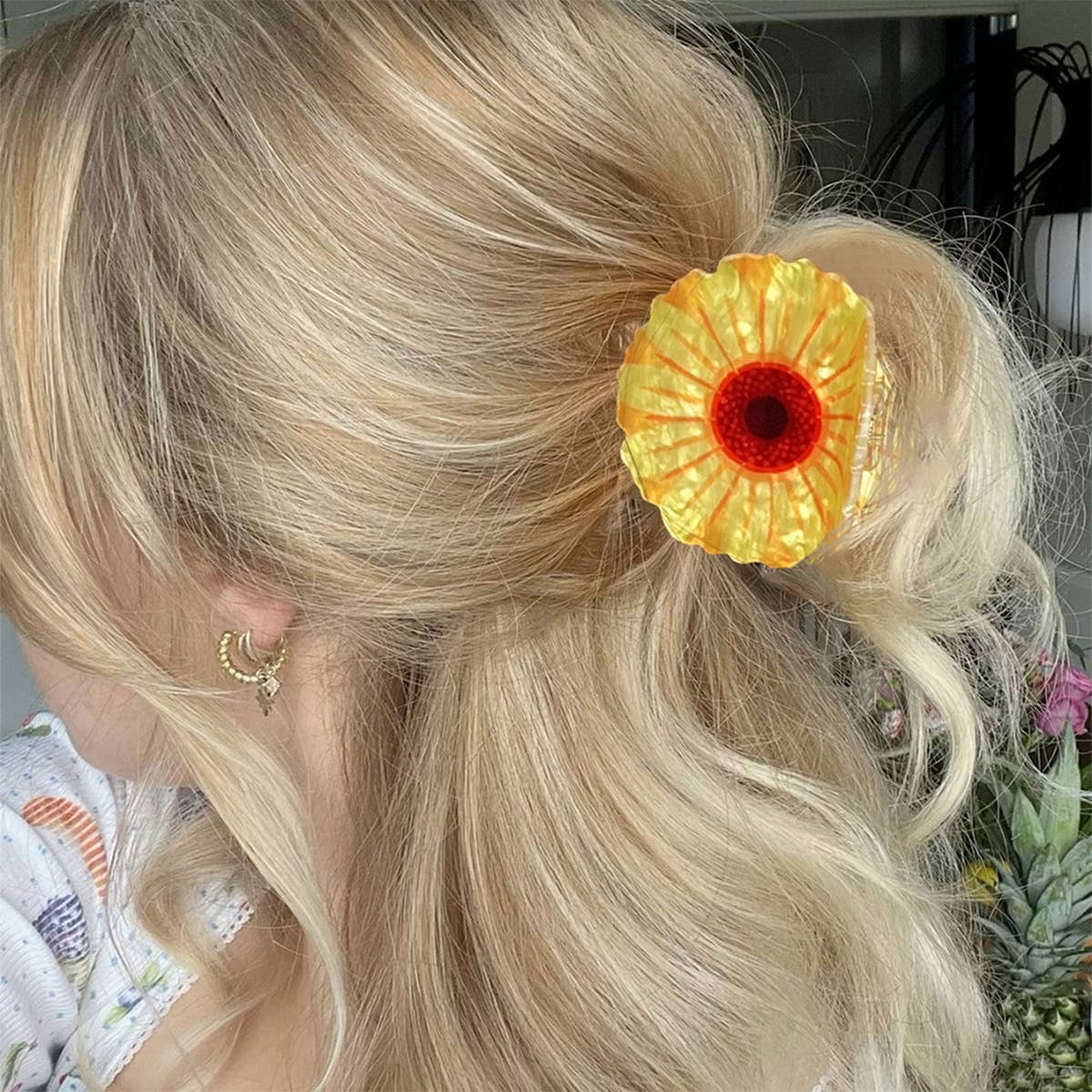 Spring flower grab, sunflower, acrylic hair grab