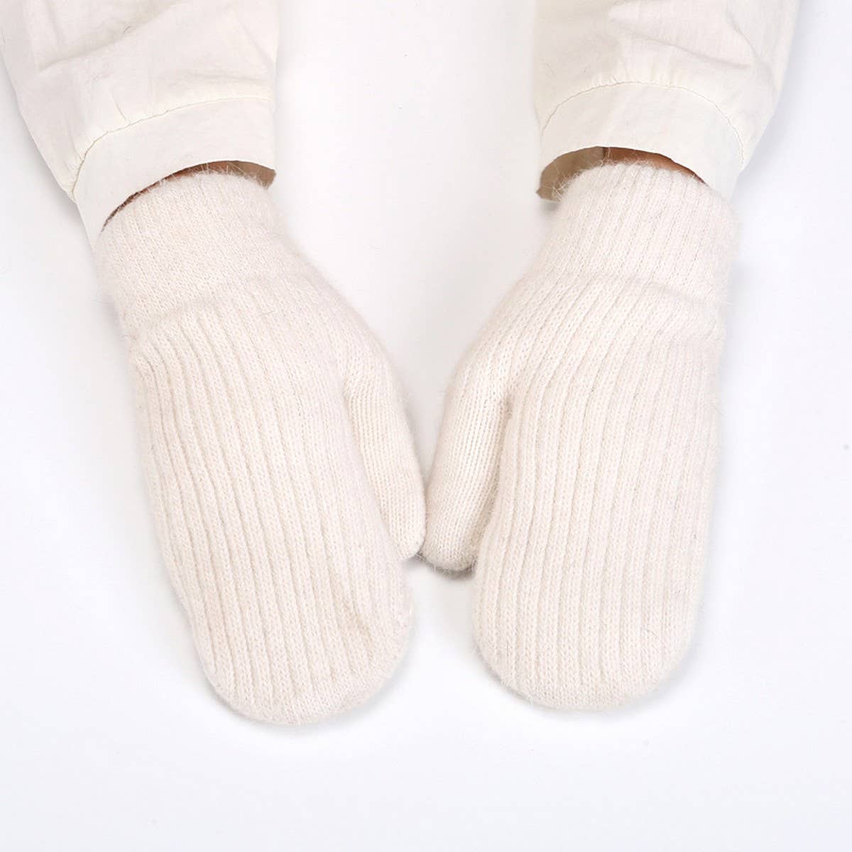 KNITTED WOOL COVERED WINDPROOF WARM GLOVES_CWAG0249