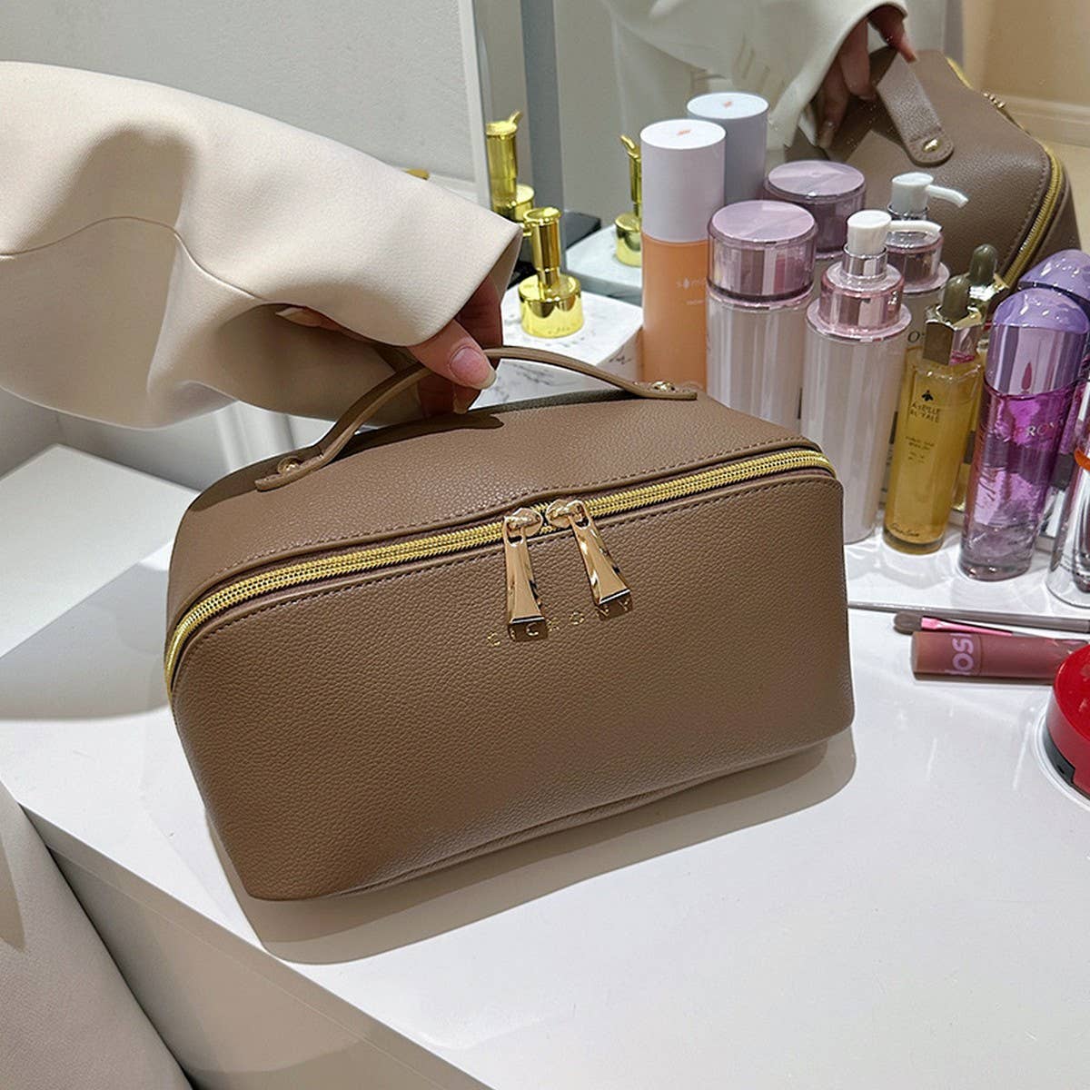 HIGH-END PORTABLE LARGE-CAPACITY COSMETIC BAG_CWAB4477