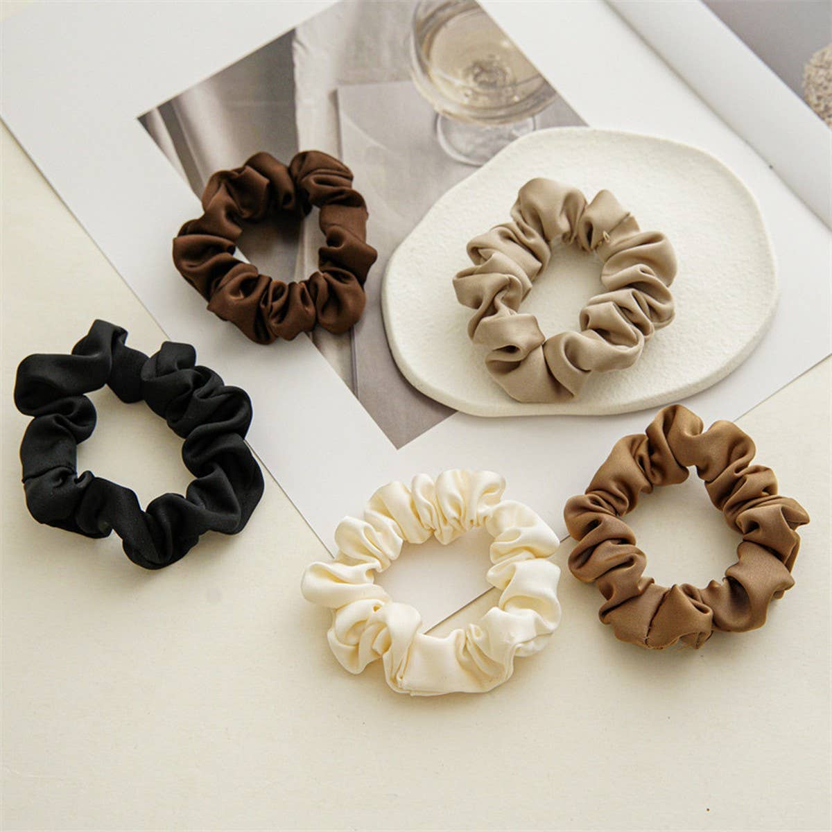 3.15"DIAMETER COFFEE COLOR SILK SCRUNCHIES_CWAHA0342