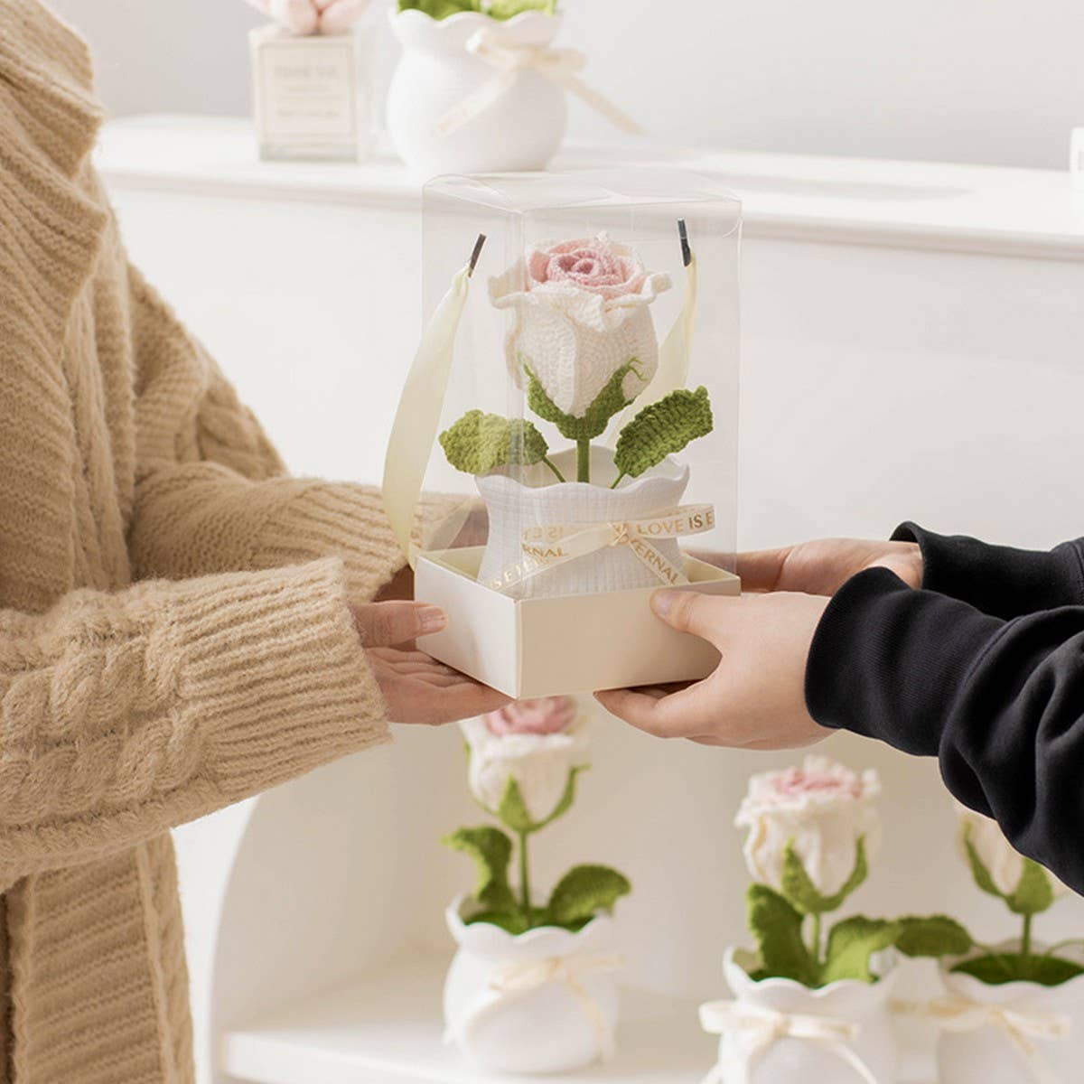 CWMM9266_HANDMADE CROCHET ROSE ARTIFICIAL FLOWER POT