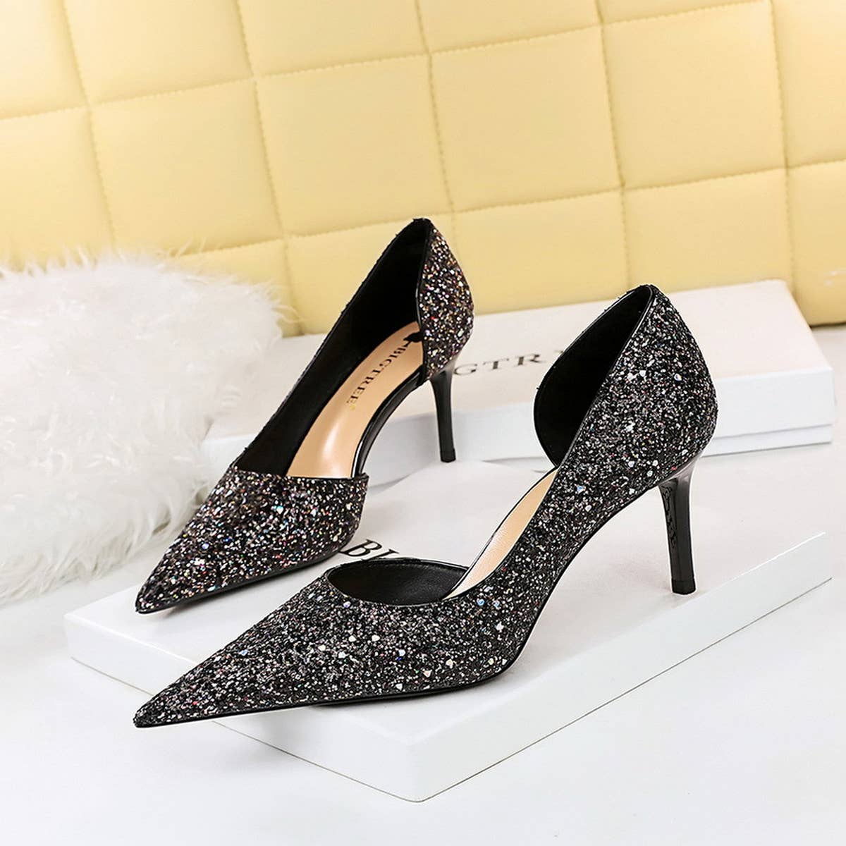 POINTED TOE HOLLOW SPARKLING SEQUIN HIGH HEELS_CWSHH0069