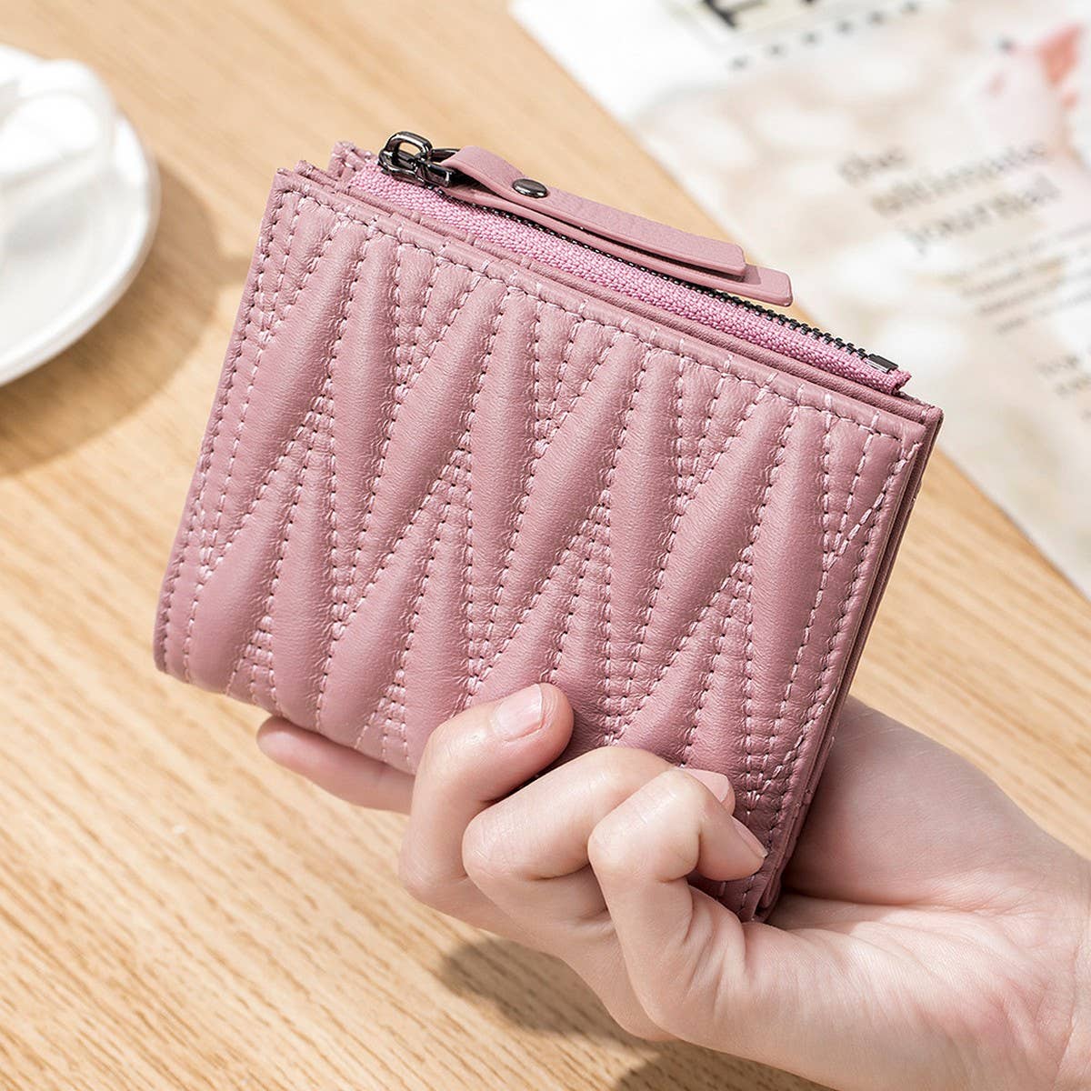 FASHION LEATHER EMBROIDERED SHORT FOLDING WALLET_CWAB3784