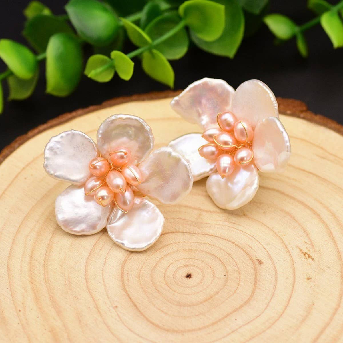 NEW HIGH-END RETRO SWEET FLOWER PEARL EARRINGS