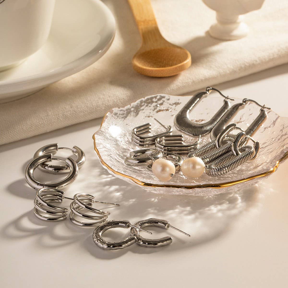 HIGH-GRADE LIGHT LUXURY TITANIUM STEEL EARRINGS