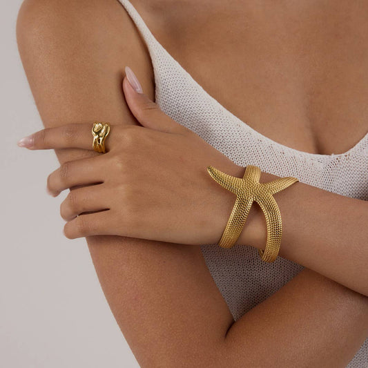 18K Gold Hammered Starfish Open Bangle, No Fade_CWAJE4684