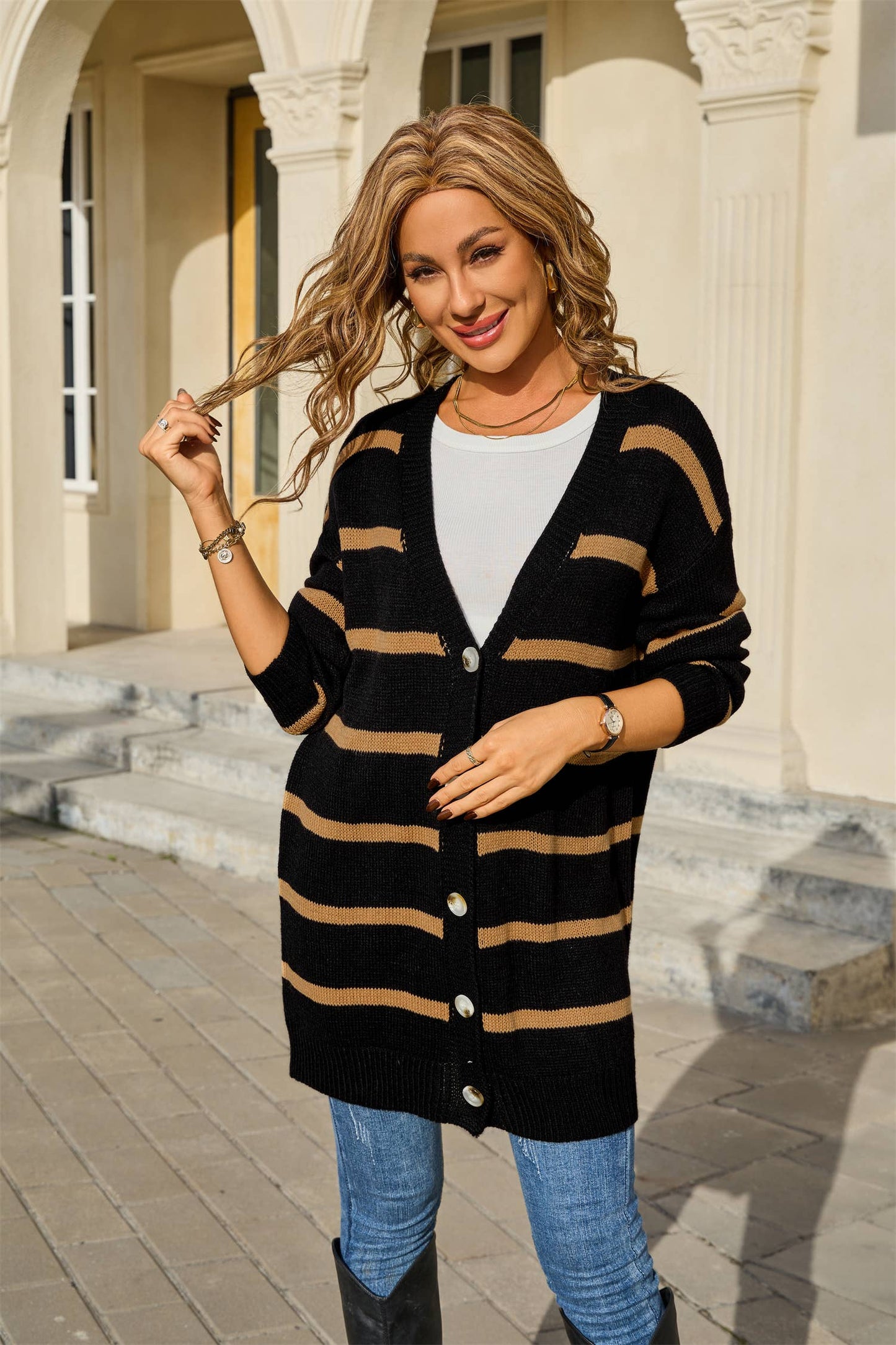 Simple and versatile button striped coat