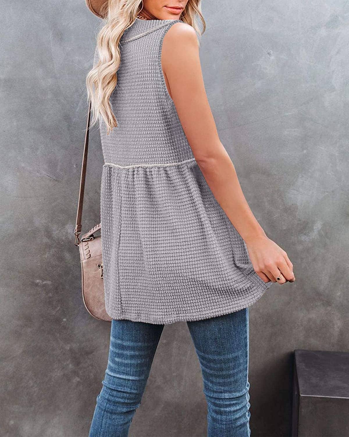 V-NECK SLEEVELESS SOLID COLOR TANK TOP