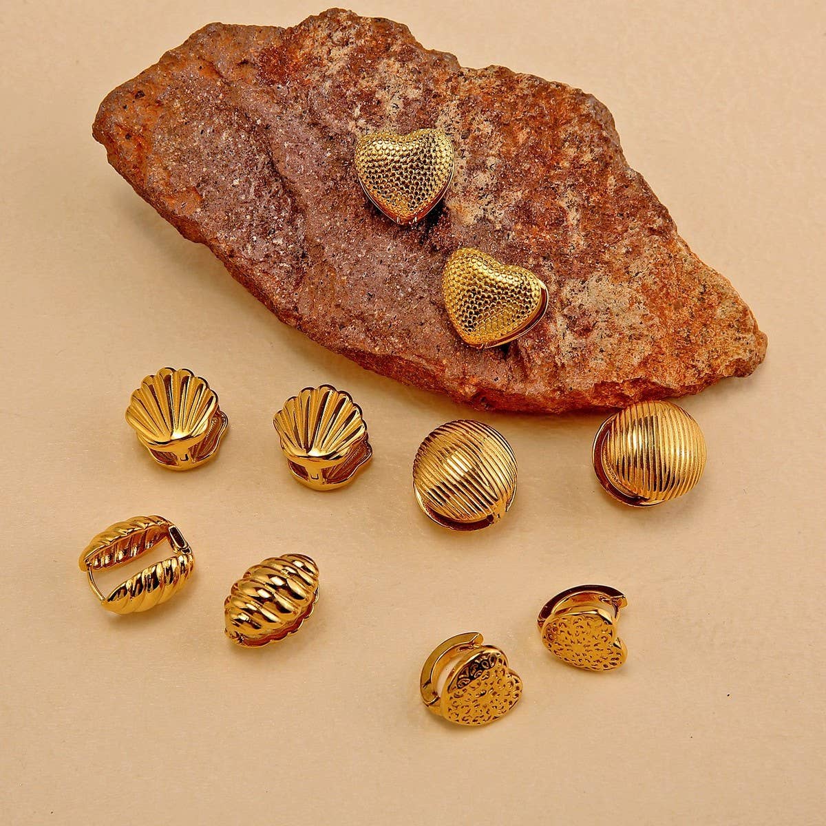 3D Heart Earrings in 18K Stainless Steel_CWMM8923