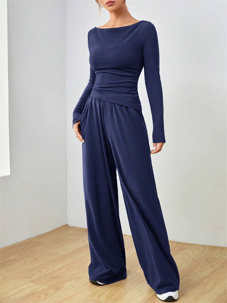 Loose-fitting top and wide-leg pants set