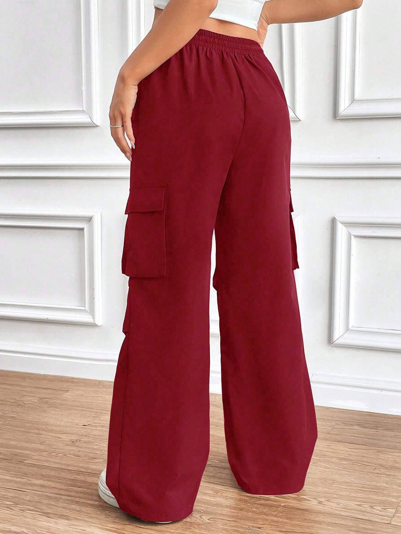 SIDE PURSE WITH SOLID COLOR STRAIGHT LEG PANTS