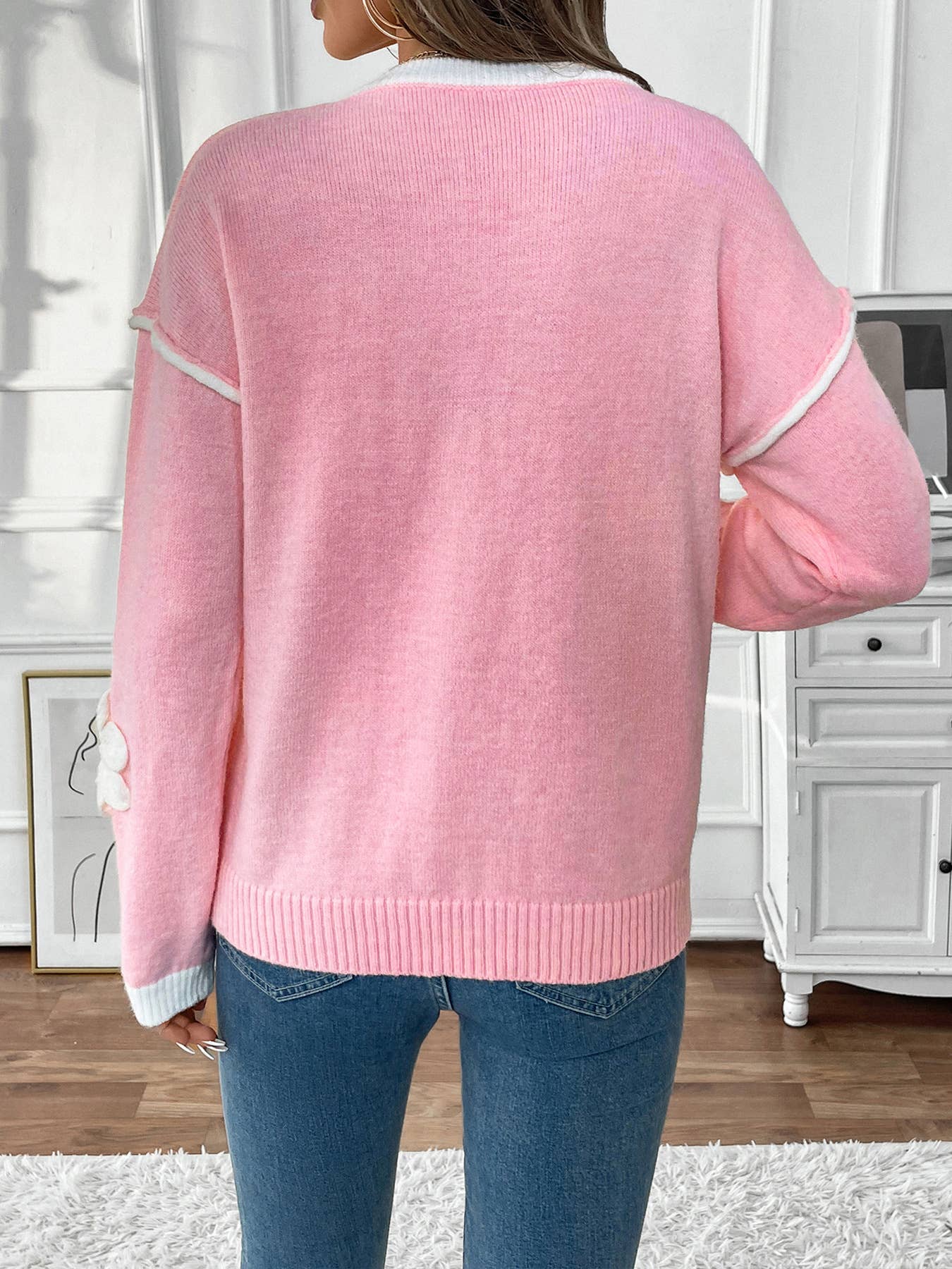 V-NECK THREE-DIMENSIONAL APPLIQUE SWEATER