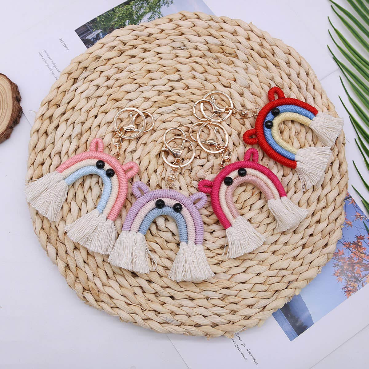 FASHION HAND-WOVEN RAINBOW TASSEL KEYCHAIN_CWMM1582