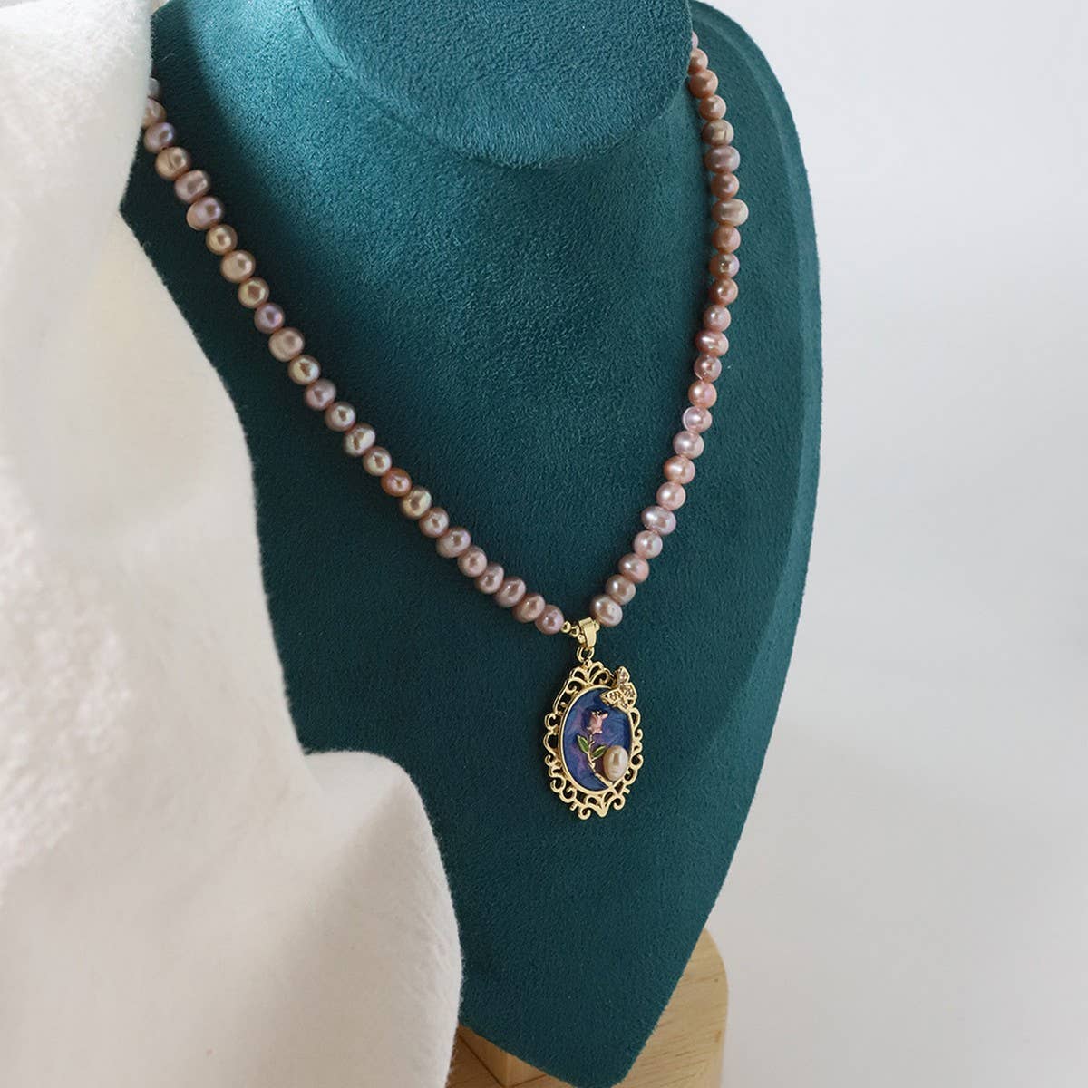 VINTAGE NATURAL FRESHWATER PEARL NECKLACE