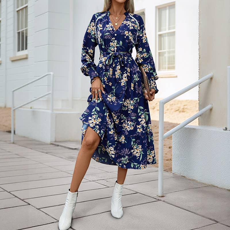 Loose V-neck,long-sleeved,waist-cinching dress