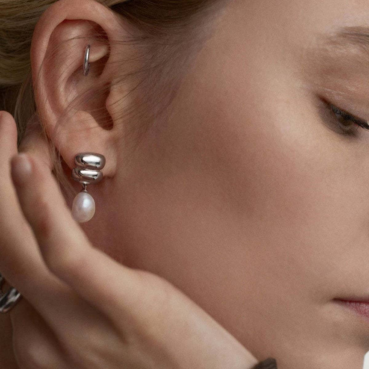 Minimalist Irregular Pearl Earrings 18K Gold Steel