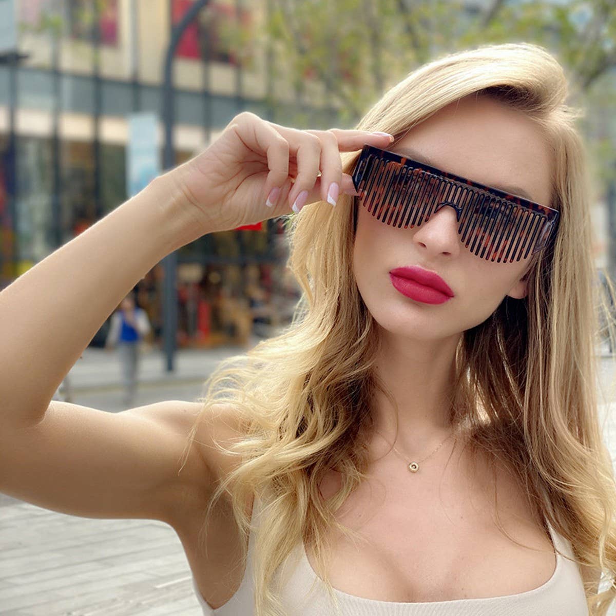 CREATIVE GRADIENT PARTY COMB SUNGLASSES