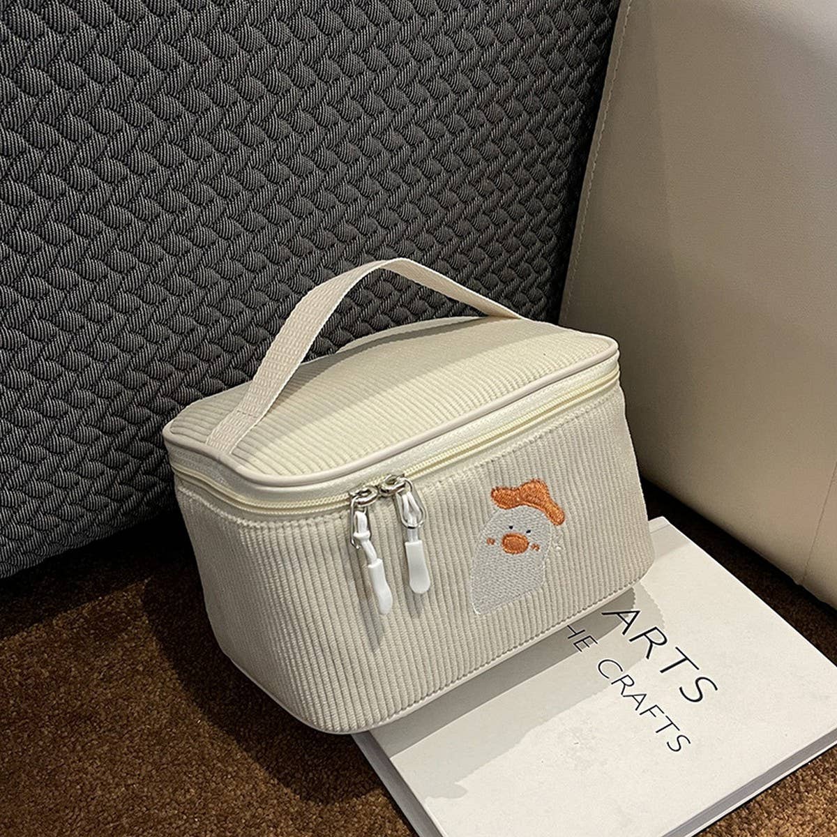 NEW CORDUROY FABRIC PORTABLE COSMETIC BAG_CWAB4425