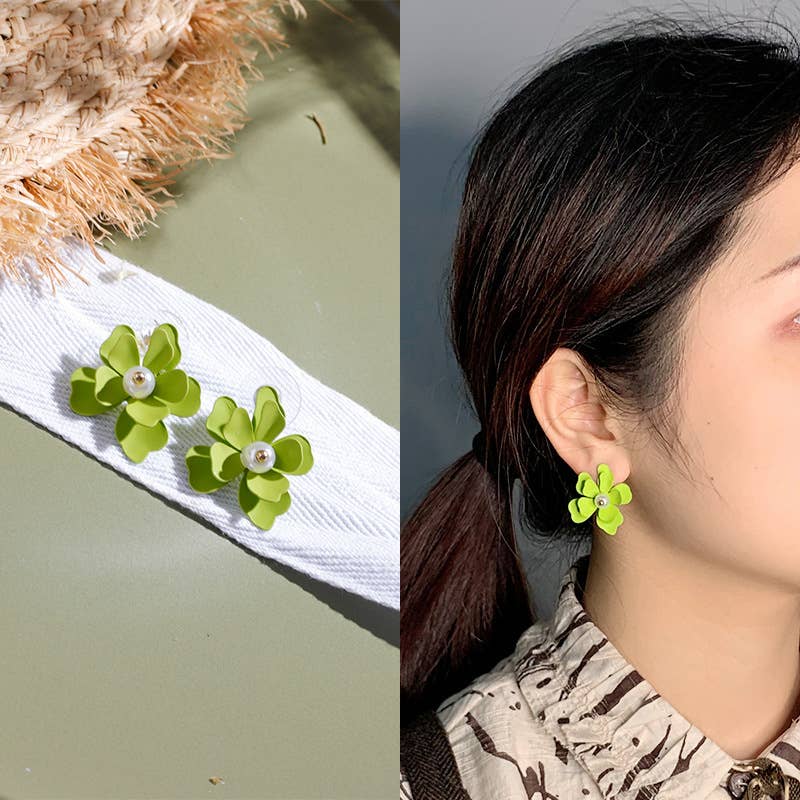 S925 Silver needle avocado colored stud earrings