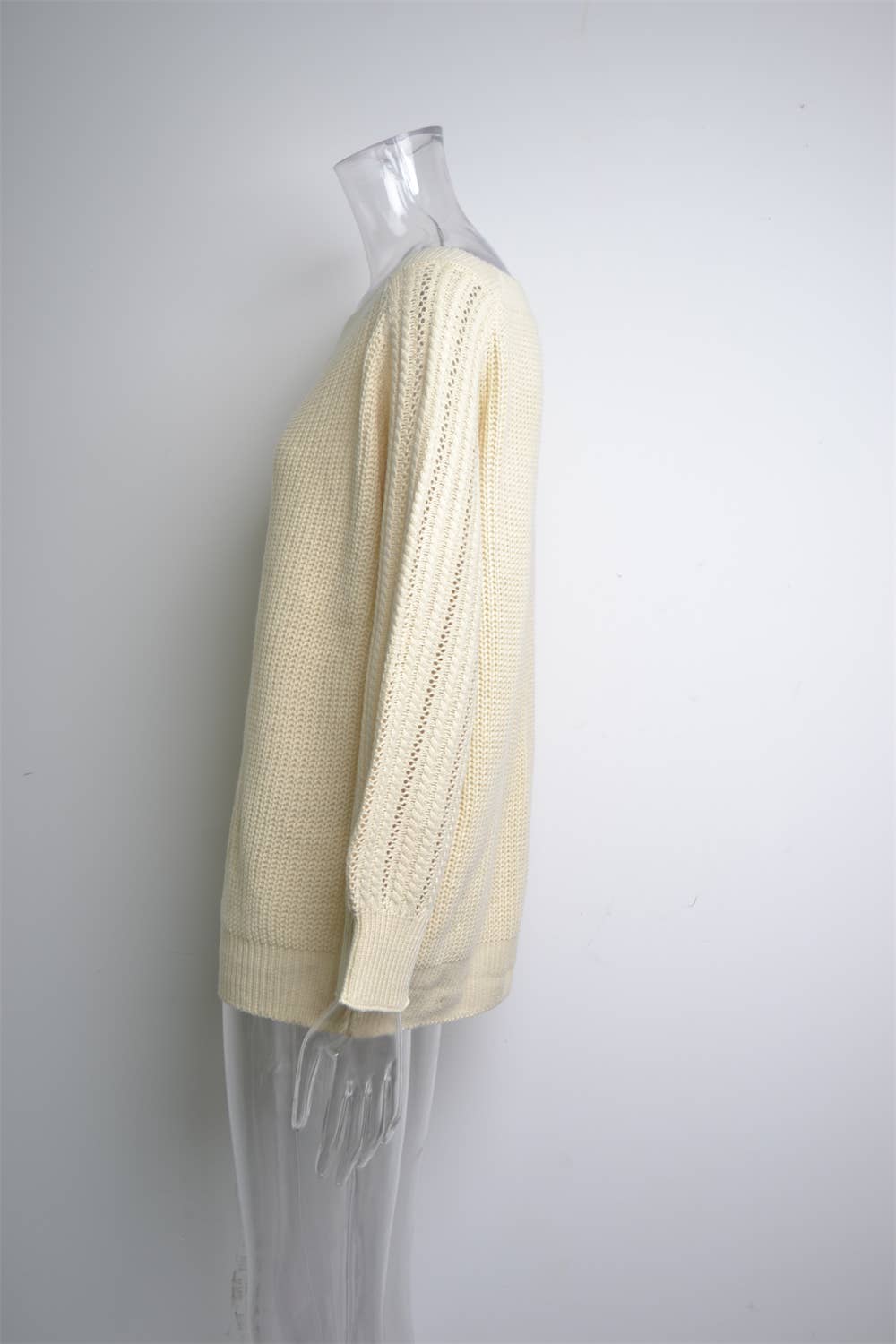 LINE-NECK PERSONALIZED CUT-OUT FASHION KNITWEAR