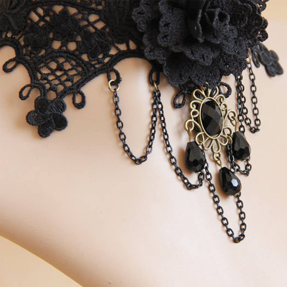 HALLOWEEN FLOWER COURT LADIES SHORT NECKLACE COLLAR