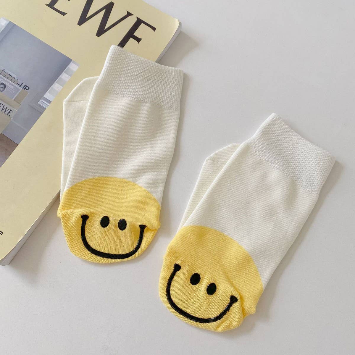 NEW HOT STAMPING SMILEY FACE SOCKS