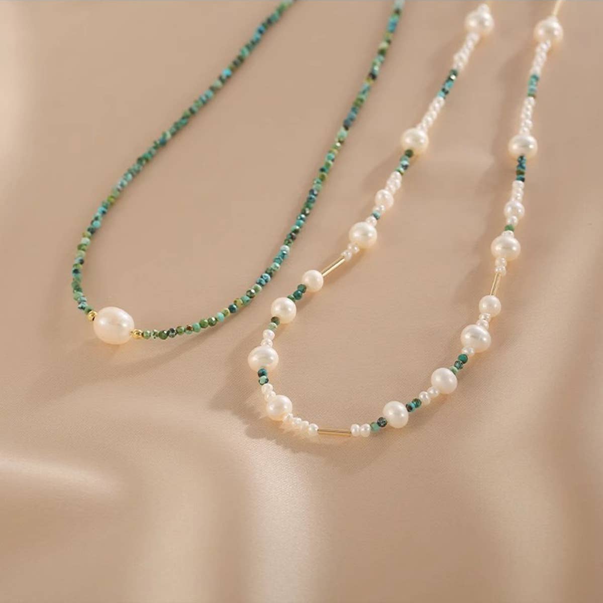 Double-layered pearl collarbone chain
