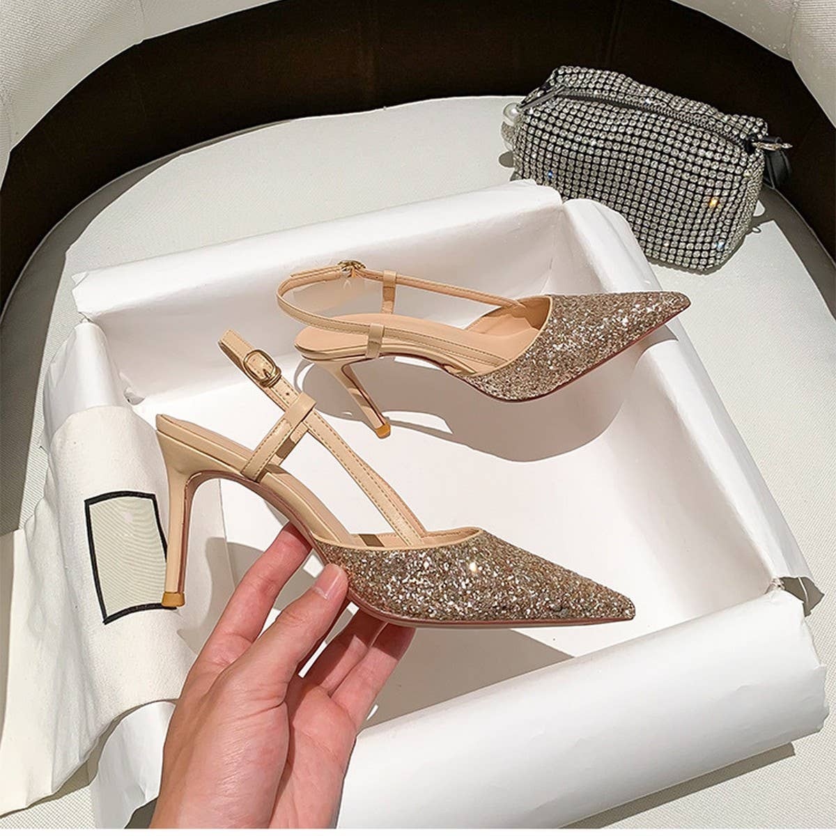 FASHIONABLE MINIMALIST SLIM HEEL HIGH HEELS