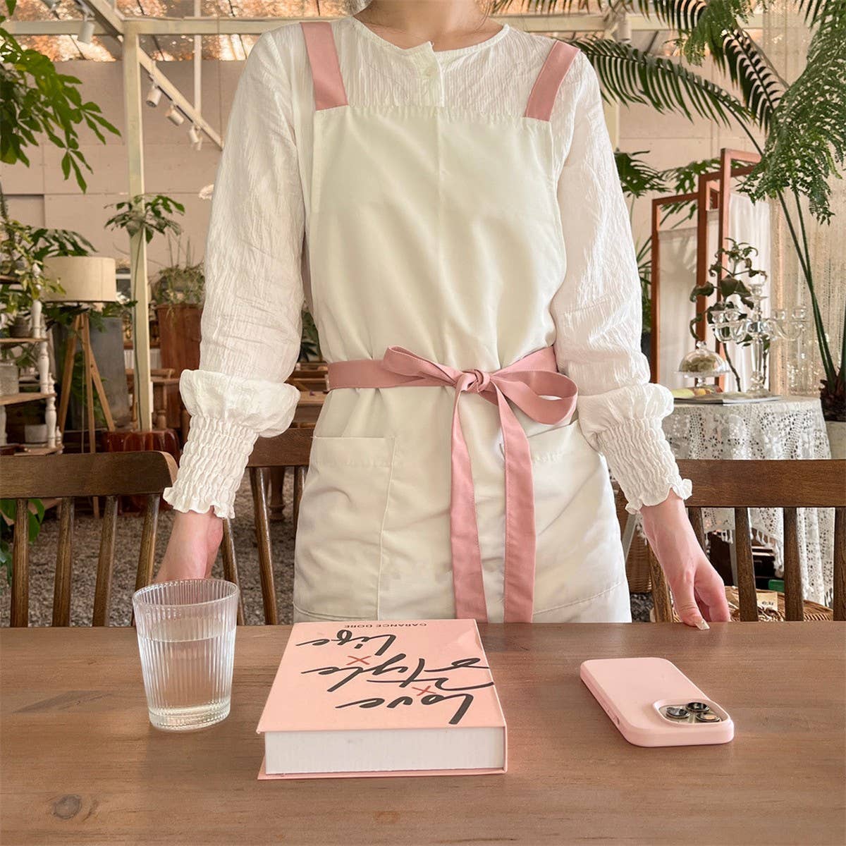 WATERPROOF AND ANTI-FOULING FISHTAIL APRON