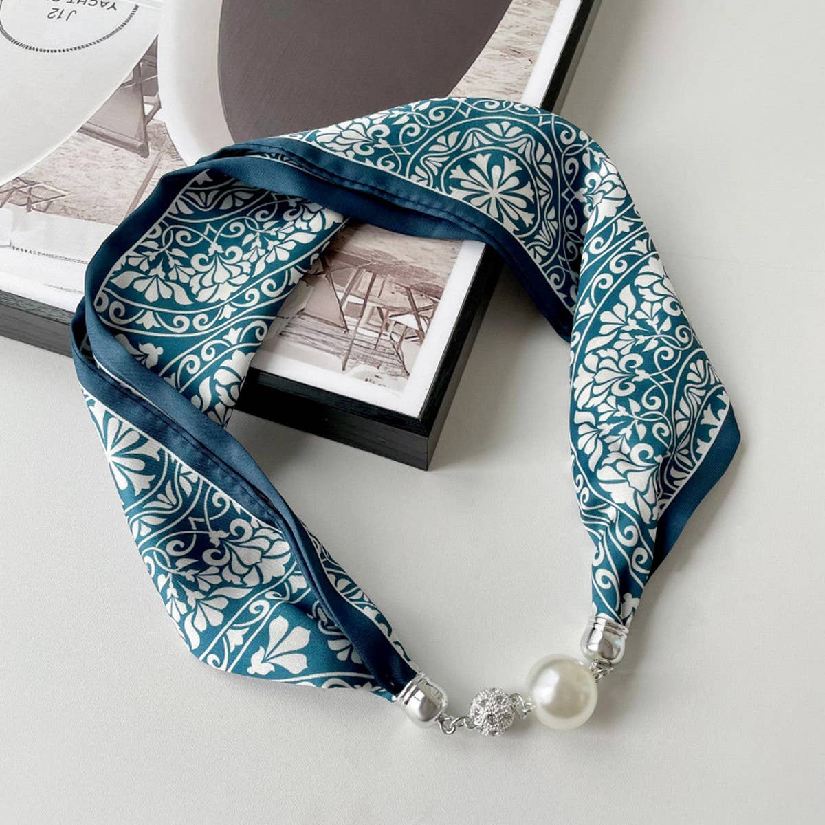 Magnetic Silk Scarf Necklace ? Elegant Neck Wrap