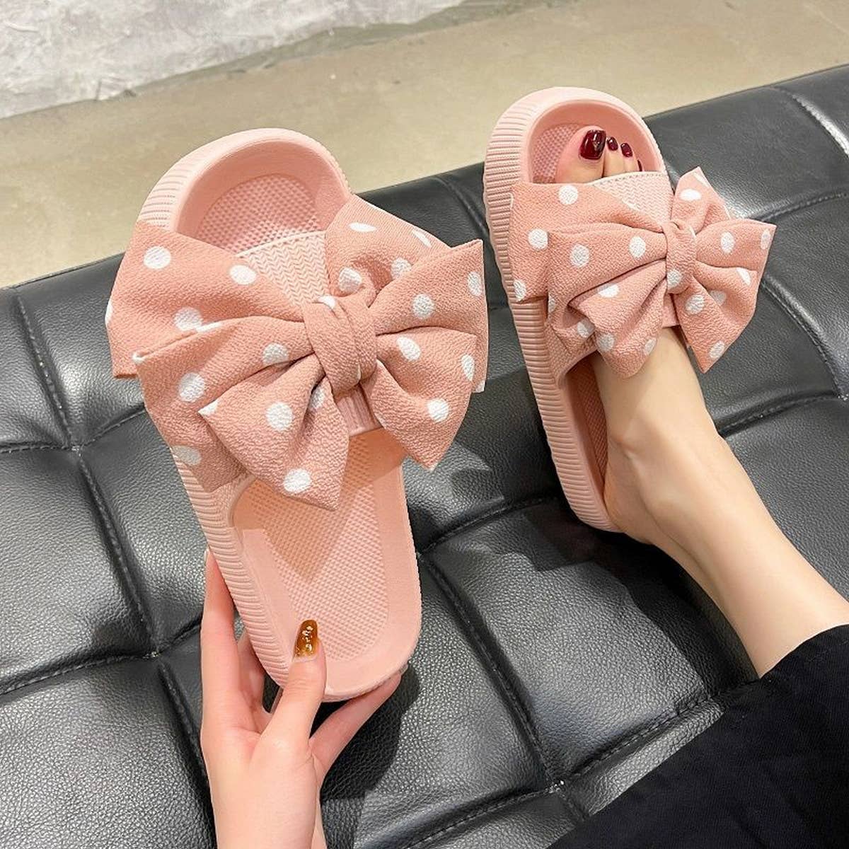 STYLISH THICK-SOLED CUTE POLKA DOT BOW SLIPPERS_CWSHS0639
