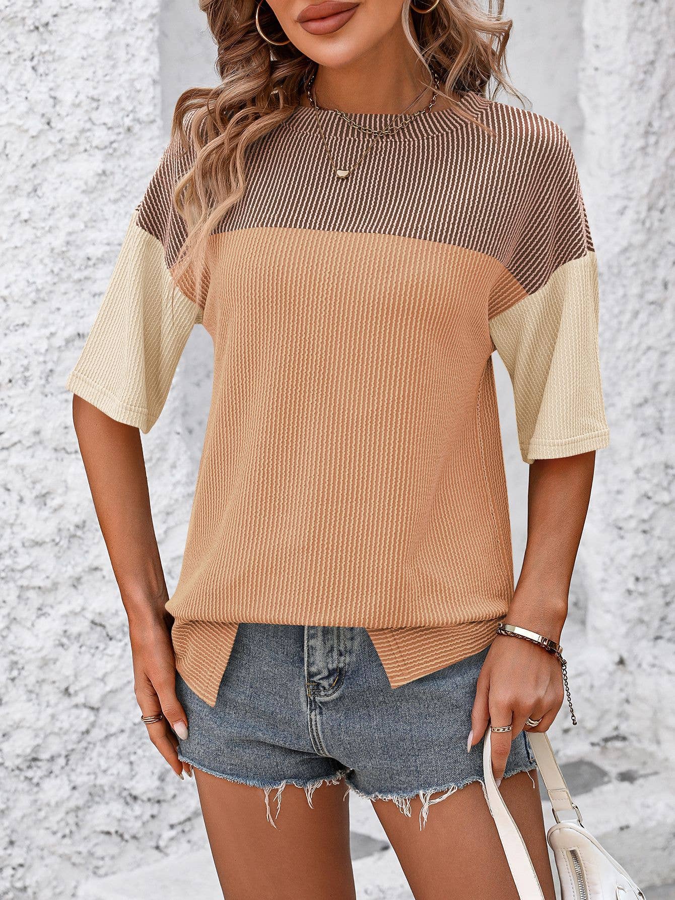 ROUND NECK TWIST STRIP COLOR MATCHING T-SHIRT