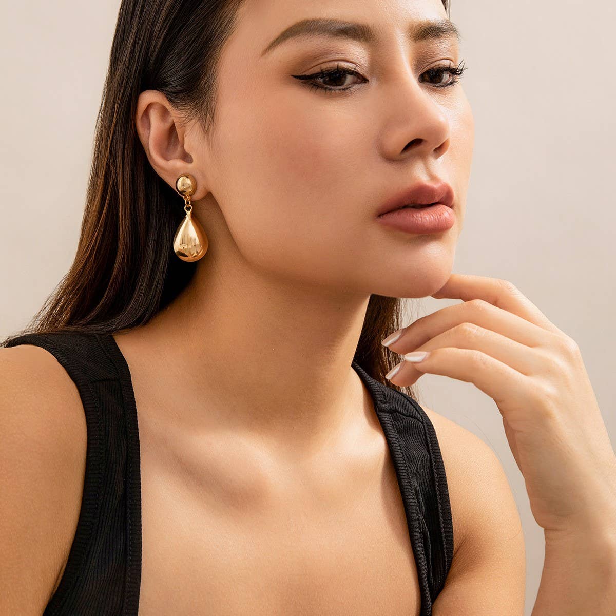 MINIMALIST GEOMETRIC WATER DROP EARRINGS