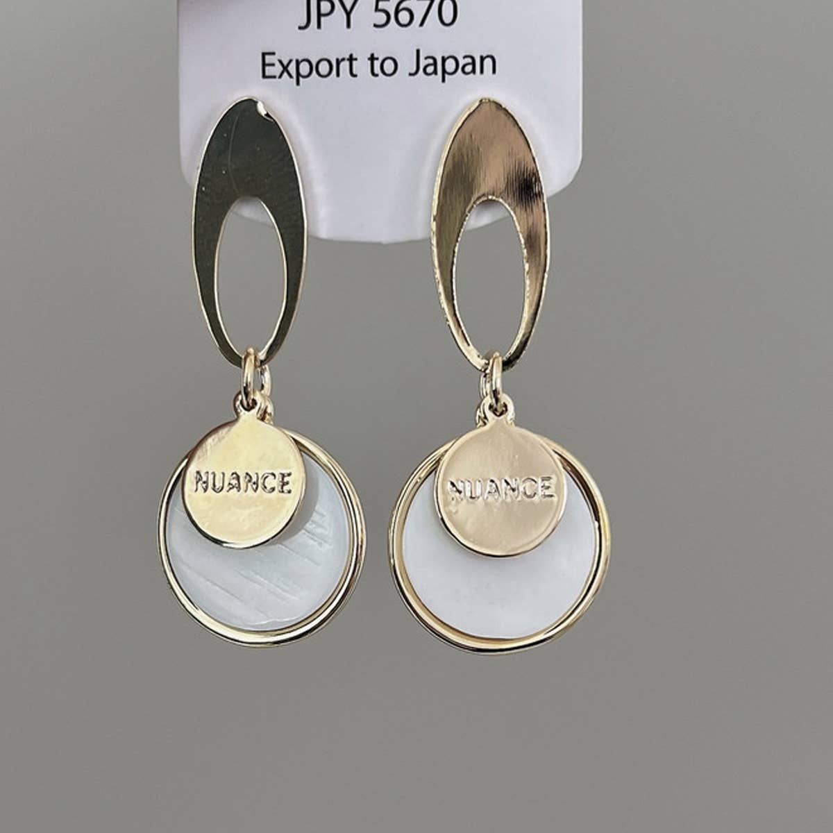 LIGHT LUXURY ROUND SHELL EARRINGS