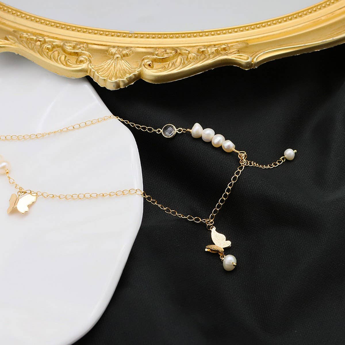 VERSATILE BUTTERFLY FRESHWATER PEARL NECKLACE
