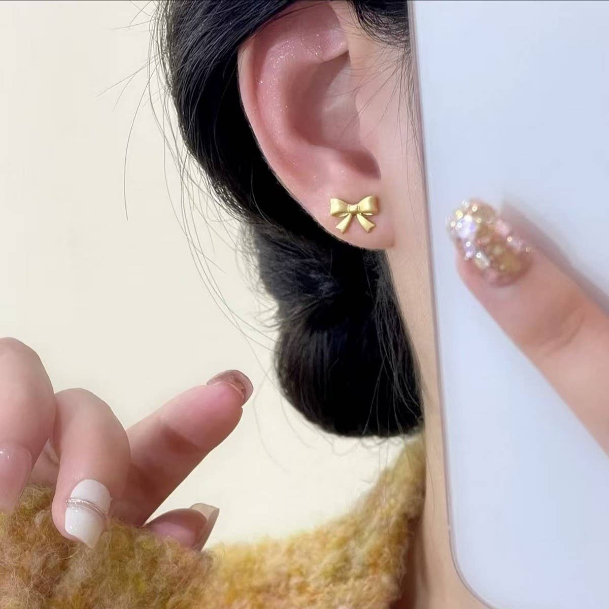 LIGHT LUXURY CHAMPAGNE COLOR PENDANT BOW EARRINGS