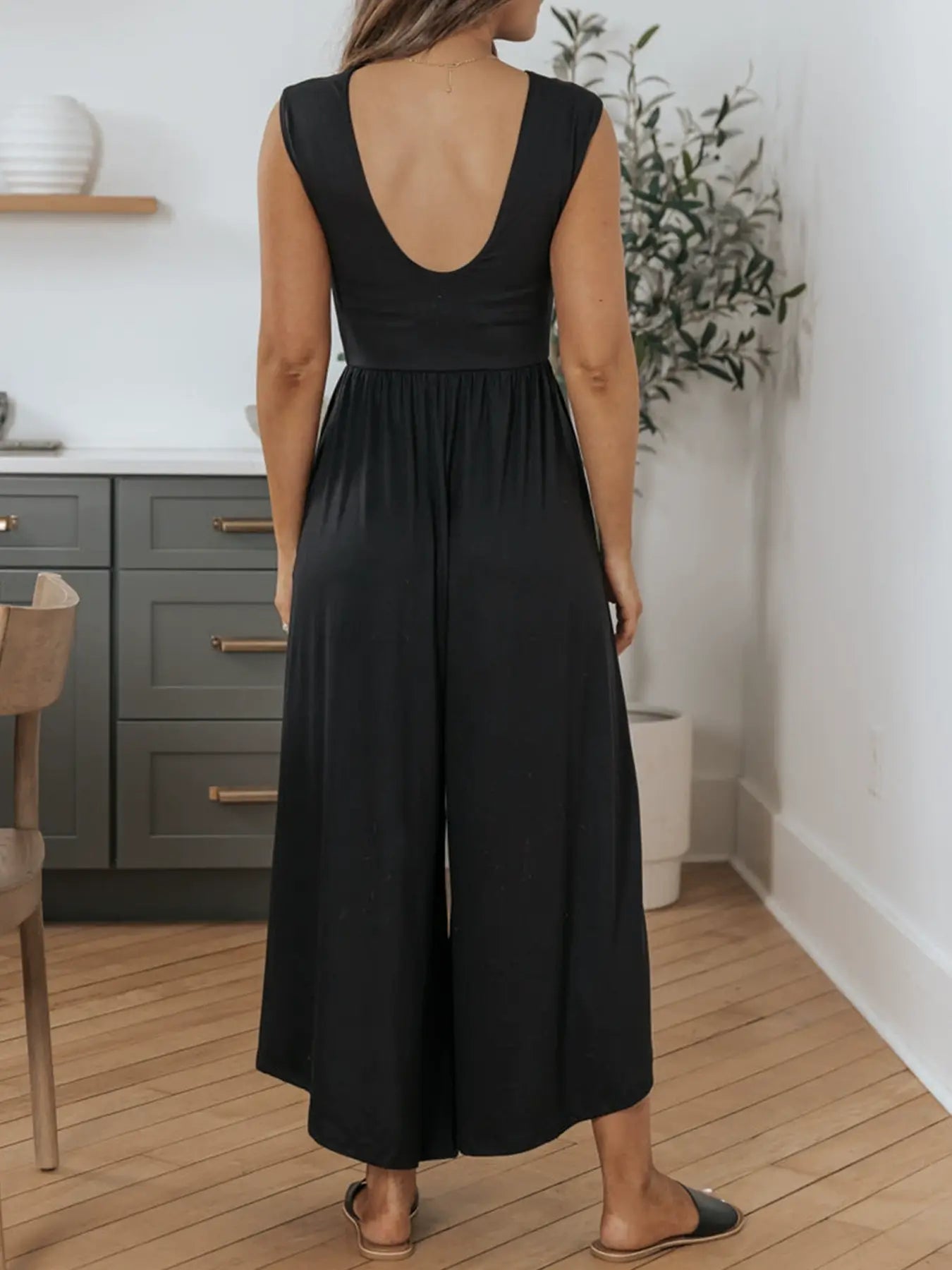 SOLID COLOR SLEEVELESS JUMPSUIT WIDE LEG PANTS