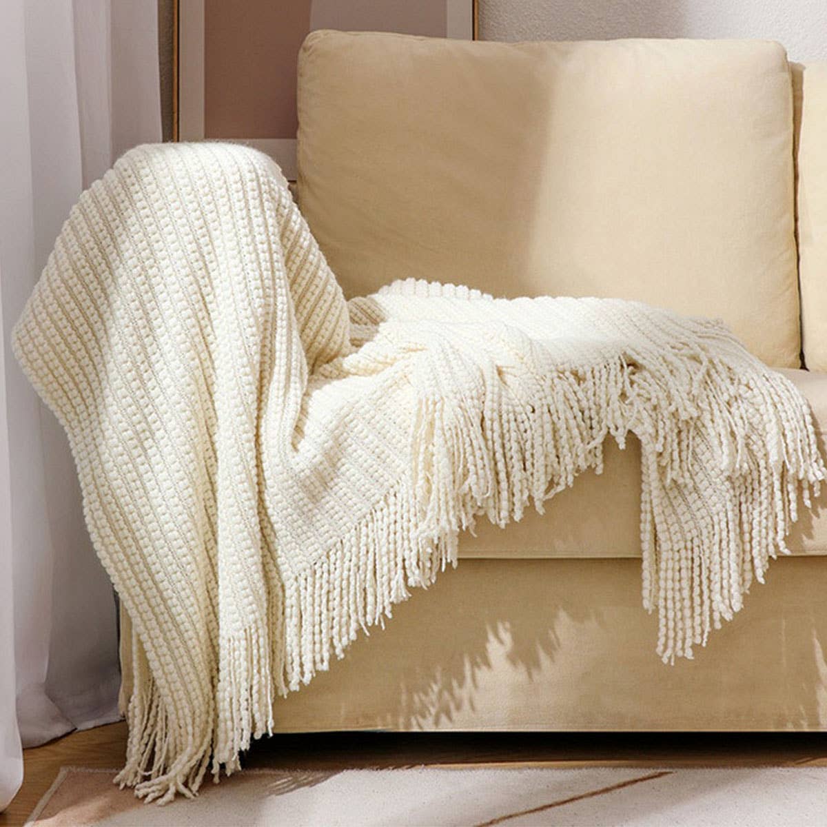 KNITTED SOFT BLANKET WITH TASSELS