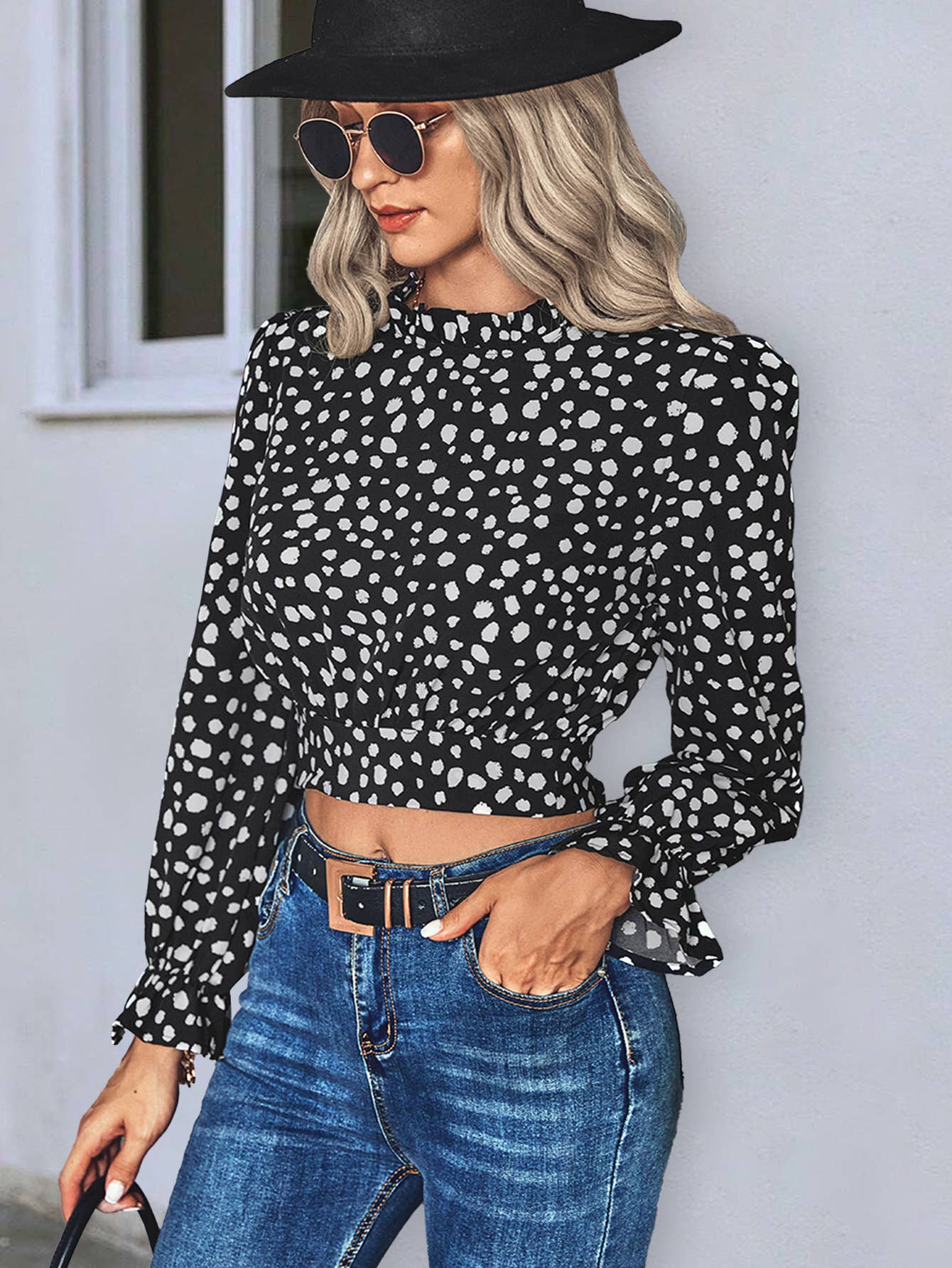 SHORT, LONG-SLEEVED SHIRT WITH LOTUS COLLAR