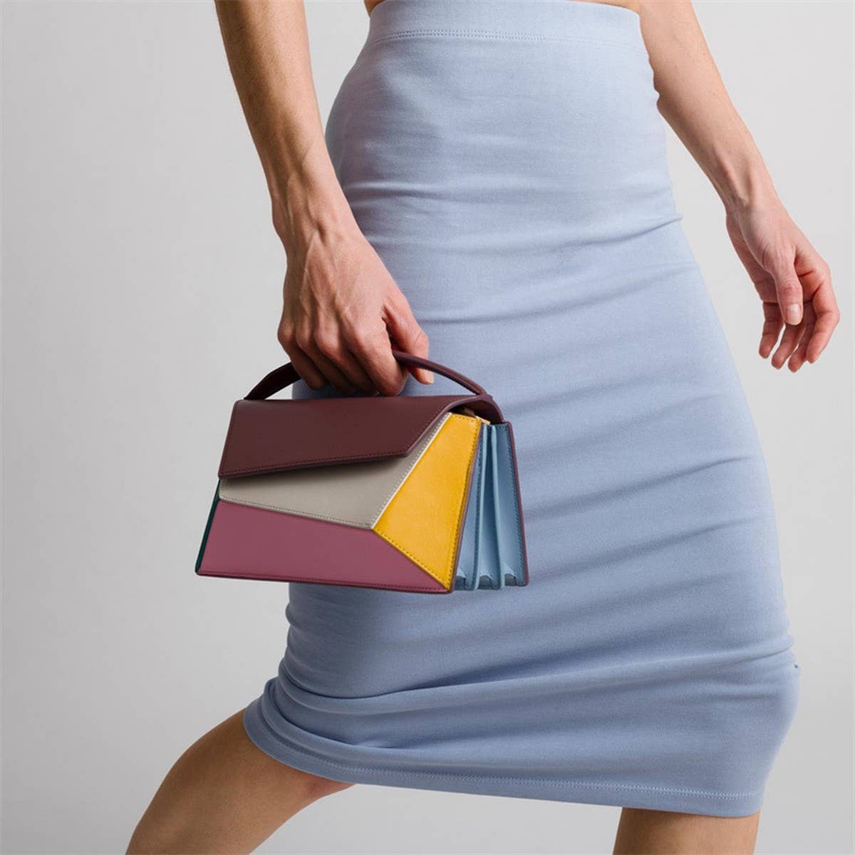 GEOMETRIC CONTRASTING COLOR PATCHWORK HANDL BAG_CWAB1932