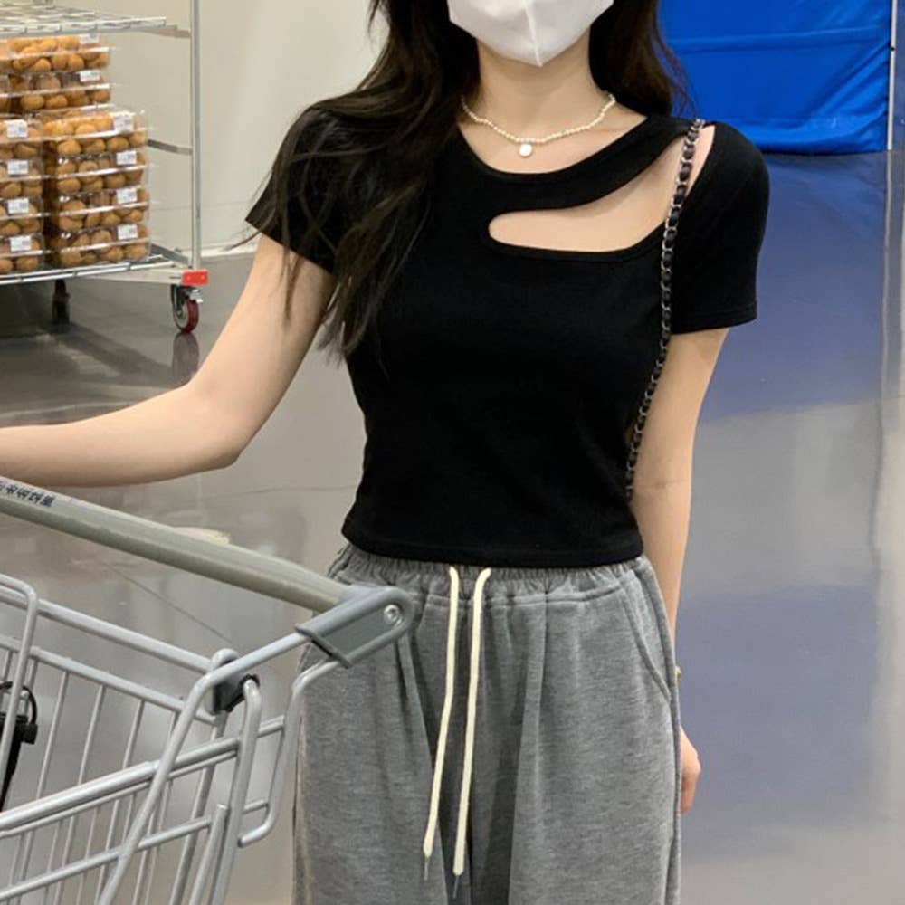 Slim-fit short-sleeved cut-out blouse