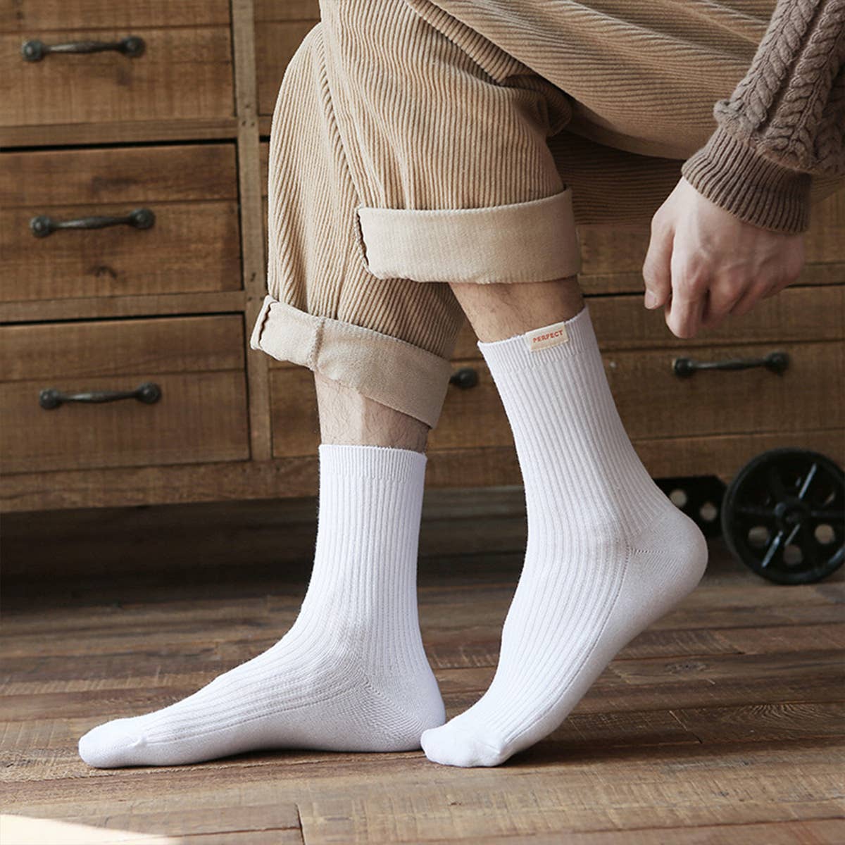 MEN'S AUTUMN AND WINTER MID-CALF SOCKS