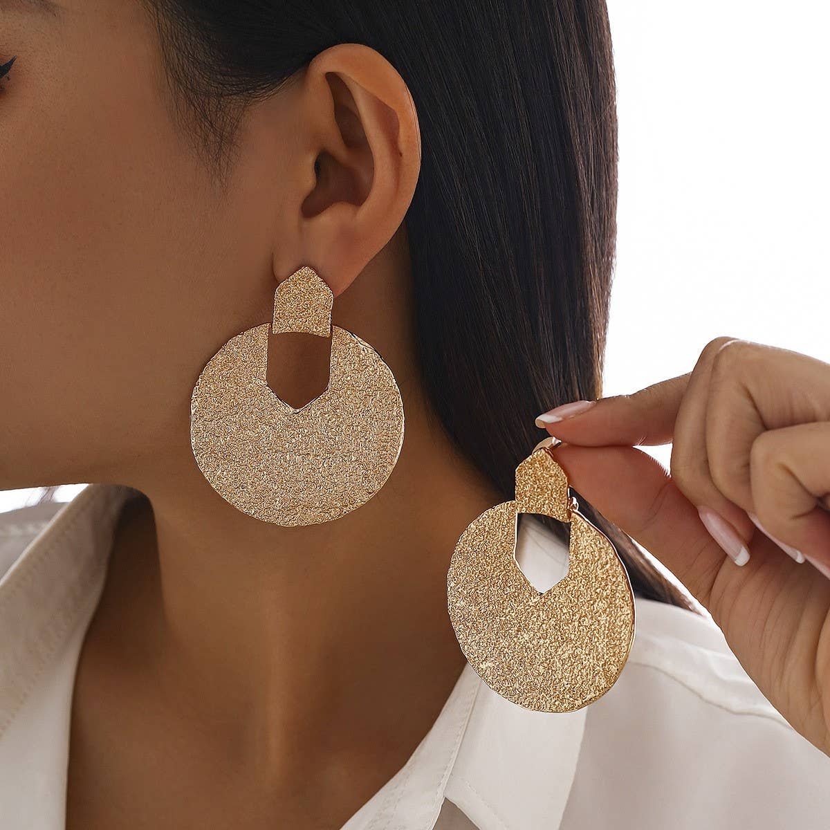 FASHIONABLE COMMUTING IRREGULAR TEXTURE EARRINGS