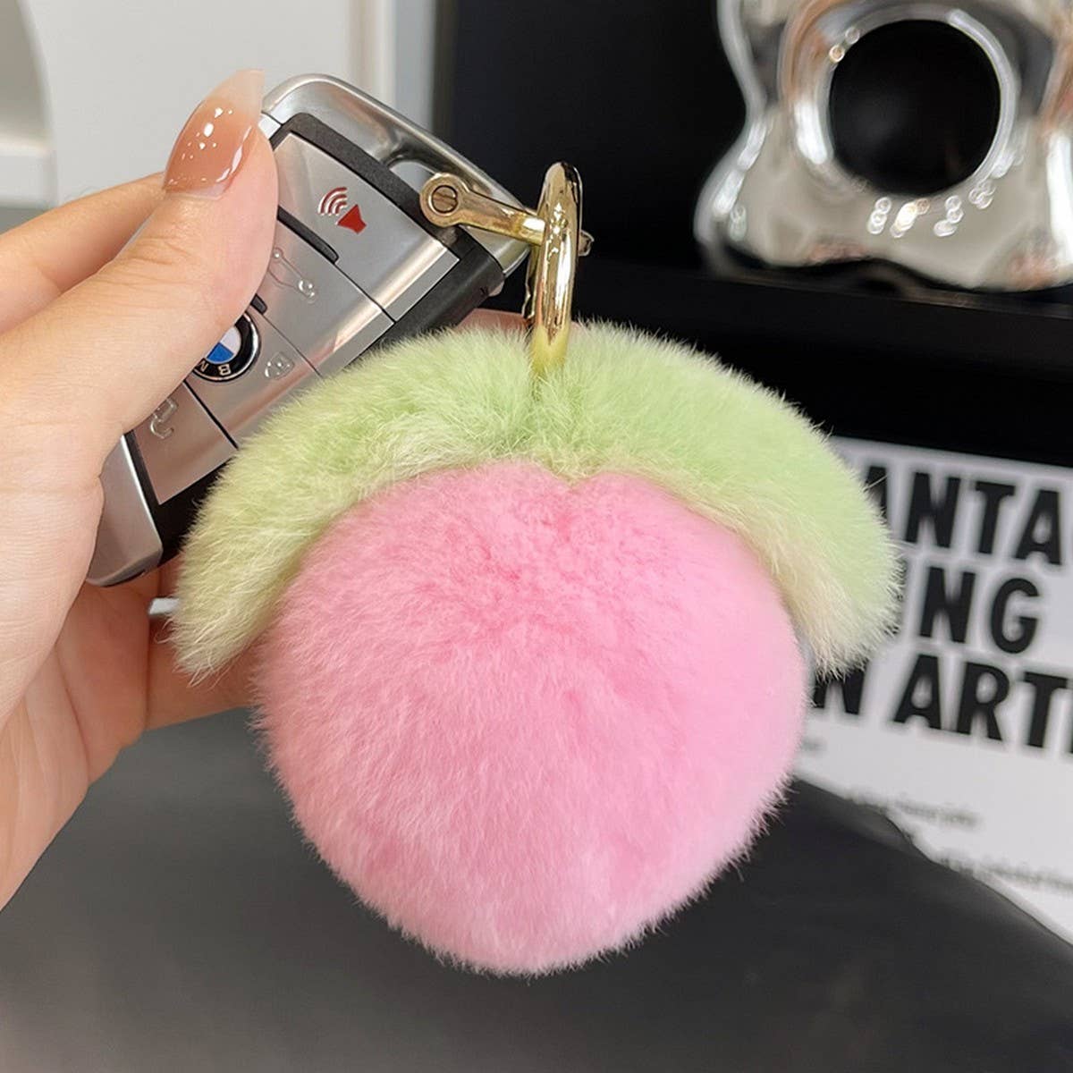 CUTE LITTLE PEACH CAR KEYCHAIN BAG PENDANT GIFT
