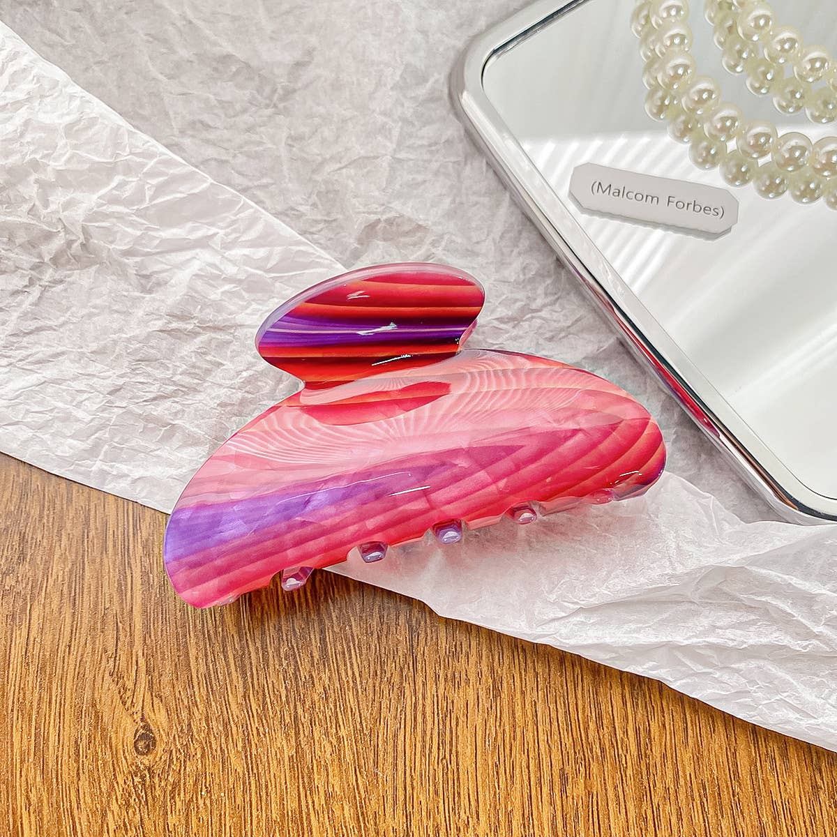 Retro and elegant floral print grab clip