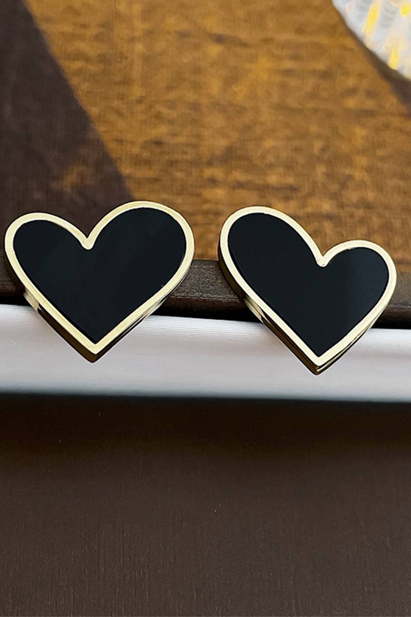 BLACK HEART STUD EARRINGS_CWAJE0296