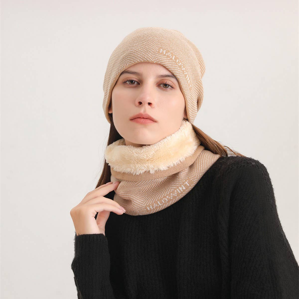 HERRINGBONE HOOD AND SCARF TWO-PIECE SET